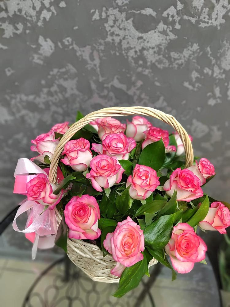 Цветочная композиция из Розы в корзине в Агаповка