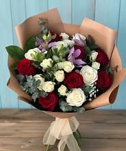 Букет цветов из:  Розы и Альстромерии в Агаповка