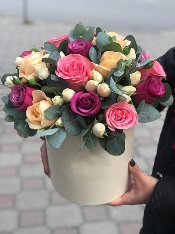 Цветочная композиция из Розы в шляпной коробке в Агаповка