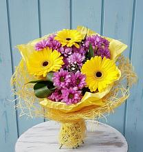 Букет цветов из:  Хризантемы и Герберы в Агаповка