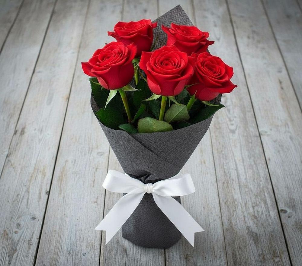 Букет 5 Красных роз Эдлесс Лав в Агаповка