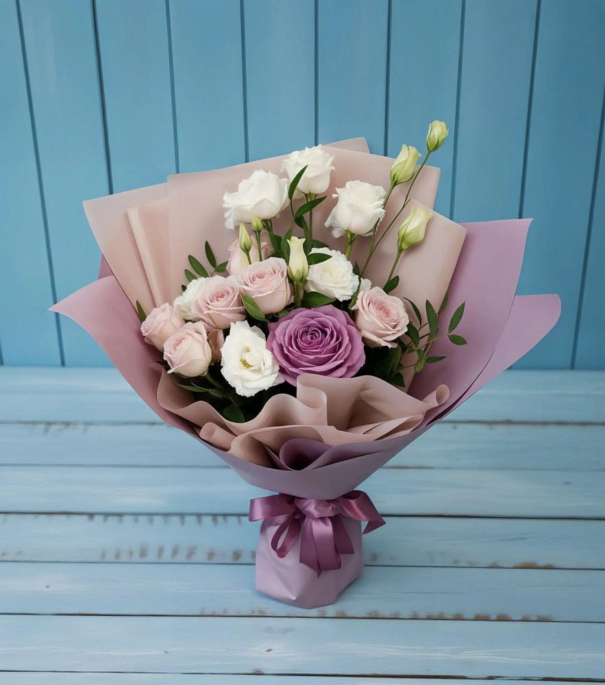 Букет цветов из: Розы и Лизиантусы в Агаповка